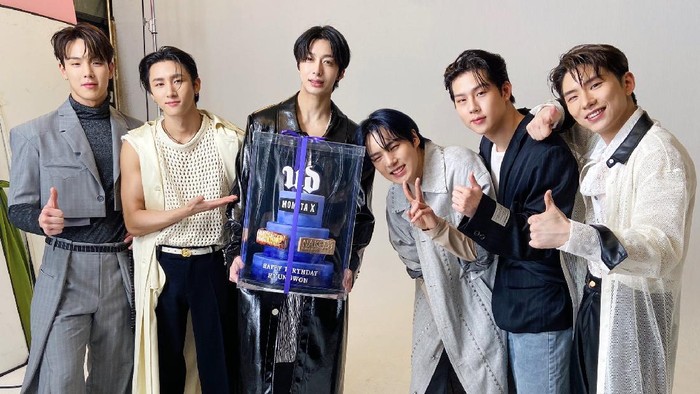 Resmi Jadi Brand Ambassador Urban Decay, Intip Pemotretan Kece Monsta X