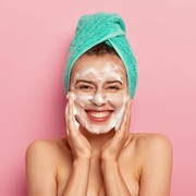 Wajah Bersih Maksimal dengan Double Cleansing