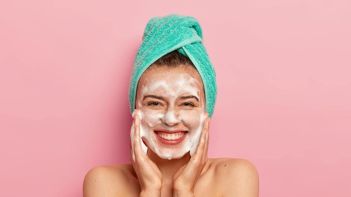 Wajah Bersih Maksimal dengan Double Cleansing