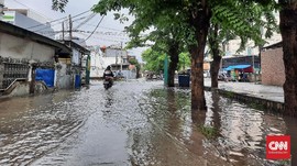 Kutu Air dan Maryamah, Saksi Banjir Kedoya Utara Sejak 1982
