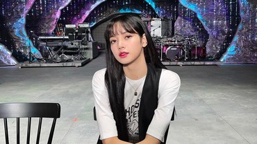 img-title Lisa BLACKPINK Terpilih Jadi Juri Penghargaan Mode Paris ANDAM 2020