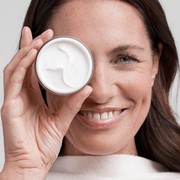 Memasuki Usia 40 Tahun, Inilah Rutinitas Skincare Malam Hari yang Harus Dilakukan