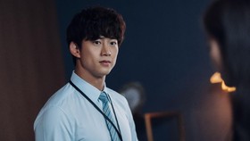 Taecyeon 2PM Puas Perankan Pria 'Bermuka Dua' di Vincenzo