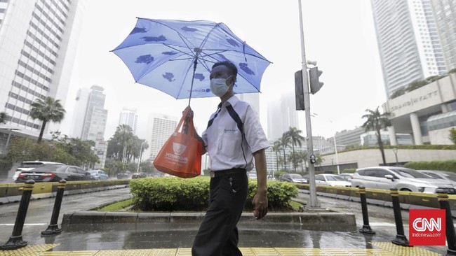 BI menilai pandemi membuat RI gagal mempertahankan posisinya sebagai negara berpenghasilan menengah ke atas, terbukti dari PDB per kapita yang turun.