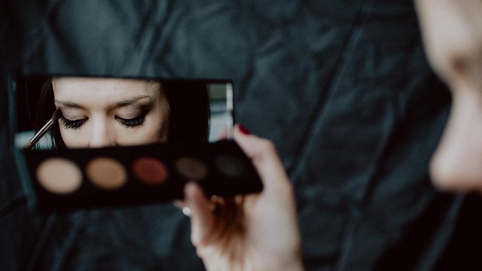 Rekomendasi Pilihan Warna Eyeshadow untuk Tampilan Makeup Terbaik