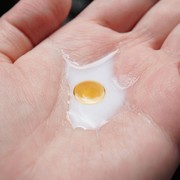 Maksimalkan Face Oil dengan Scrambled Oil ala Kae Pratiwi, Bikin Kulit Glowing!