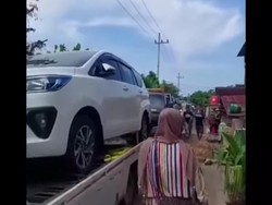 Ada Mitos dan Kepercayaan Adat di Balik Warga Desa Miliarder Borong 176 Mobil
