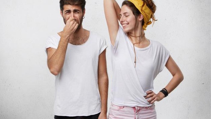 5 Tips Hilangkan Bau Badan Secara Mudah dan Alami