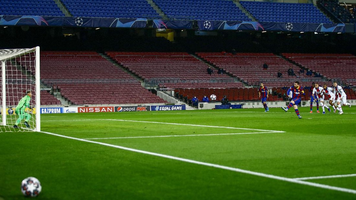 FOTO: Markas Barcelona Jadi Taman Bermain PSG