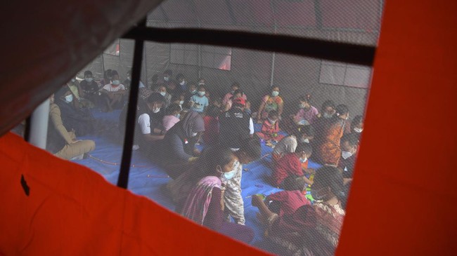 FOTO: Pengungsi Tanah Longsor Nganjuk Reaktif Covid-19
