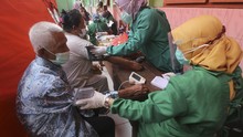 5 Cara Maksimalkan Gerakan Tangan saat Seks - CNN Indonesia