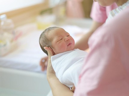 Bunda Perlu Tahu, Ini Cara Merawat Bayi Baru Lahir yang Tepat