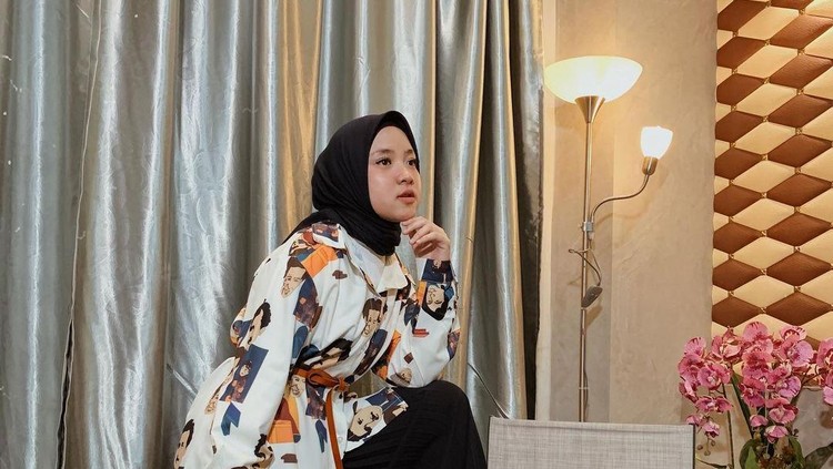 Gaya hijab Nissa Sabyan.