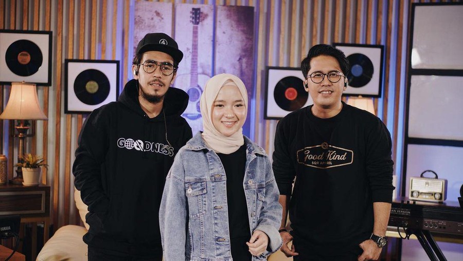 Gaya hijab Nissa Sabyan. Gaya hijab Nissa Sabyan.