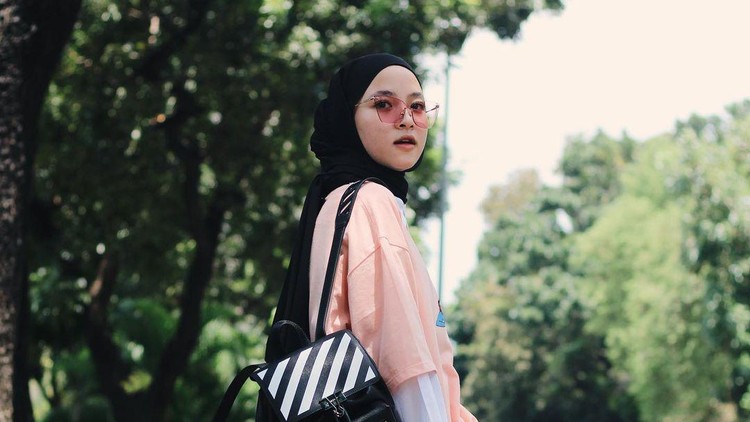 Gaya hijab Nissa Sabyan.