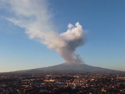 Gunung Etna Erupsi Lagi, Bandara Catania Italia Tutup