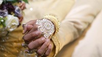 Cinta Tak Pandang Fisik, Pria Malaysia Viral karena Nikahi Wanita Bertubuh Seperti Balita