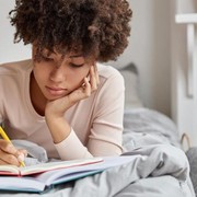 Kalau Lagi Stres, Journaling Bisa Kasih Kamu 5 Manfaat Tak Terduga Ini Lho!