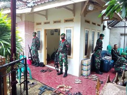 Suasana Rumah Duka Saat Jenazah Pratu Ginanjar Arianda Tiba di Banjar