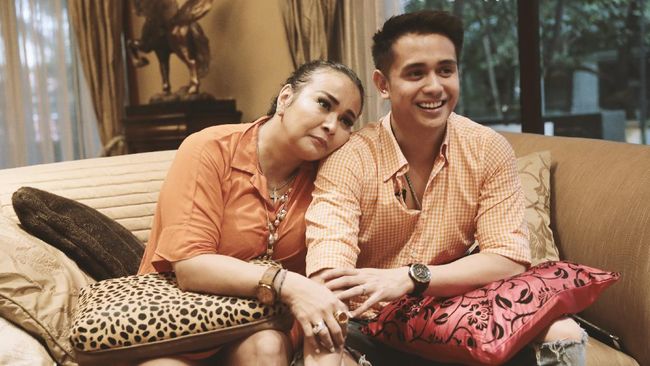 Nama istri Ajun Perwira, Jennifer Jill menjadi sorotan setelah ditangkap dan ditetapkan sebagai tersangka atas kasus dugaan penyalahgunaan narkoba.