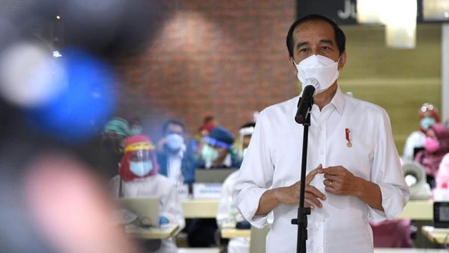 Presiden Jokowi meniru India soal penerapan PPKM mikro yang diyakini mampu menurunkan kasus covid-19.