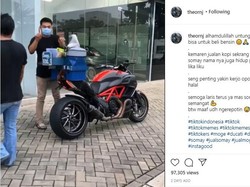 Diam-diam Bantu Dagangan Adik dan Penjual Siomay Pakai Motor Rp 500 Juta