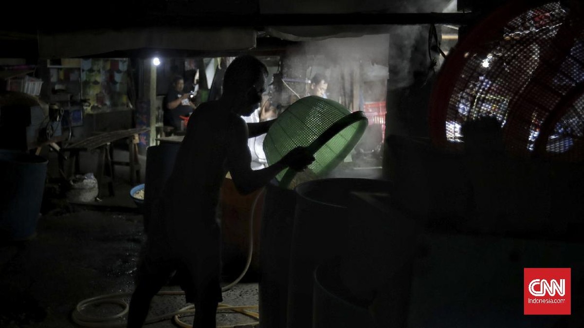FOTO: Lonjakan Harga Kedelai Bikin Tahu-Tempe Mahal