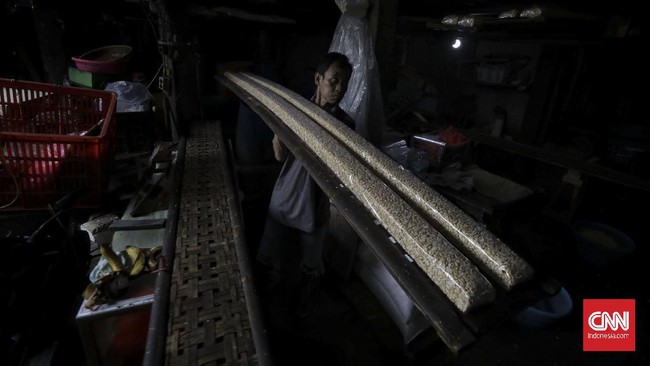 FOTO: Lonjakan Harga Kedelai Bikin Tahu-Tempe Mahal