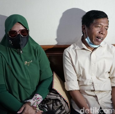 Kiwil Belum Jatuhkan Talak, Status Janda Rohimah Masih Gantung