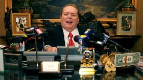 Larry Flynt, dari Tentara hingga Taipan Industri Porno