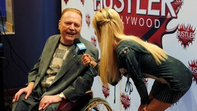 Pemakaman Raja Porno Larry Flynt Akan Diiringi Pesta Striptis