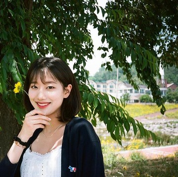 Dipilih Sebagai Idol Tercantik oleh Banyak Idol, Berikut Potret Lee Naeun APRIL yang Mempesona