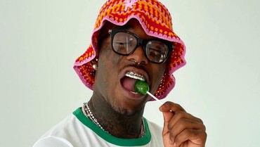img-title Rapper Lil Uzi Vert Akhirnya Lepas Implan Berlian Rp337 M di Dahi
