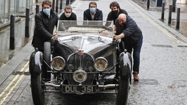 FOTO: Bugatti 57S 1937, Mobil Lawas Bernilai hingga Rp119 M