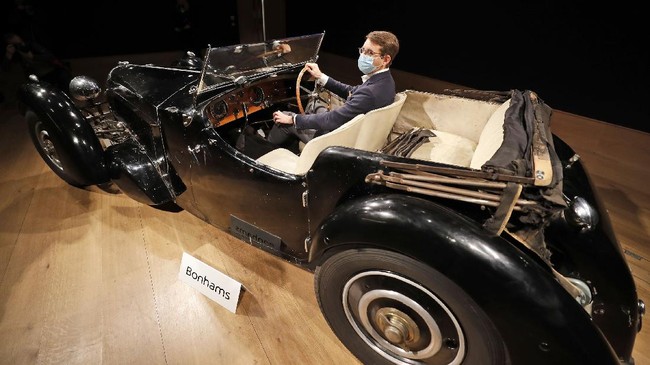 FOTO: Bugatti 57S 1937, Mobil Lawas Bernilai hingga Rp119 M