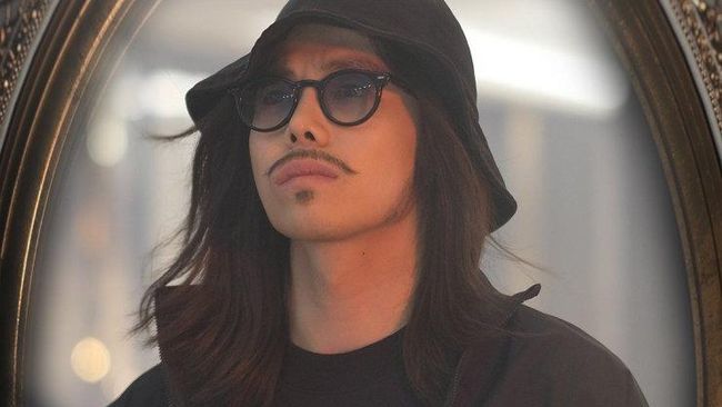 Di episode ini, terkuak siapa yang bertanggung jawab atas kematian Seol-A sekaligus identitas asli Ho-dong. Berikut sinopsis The Penthouse episode 19.