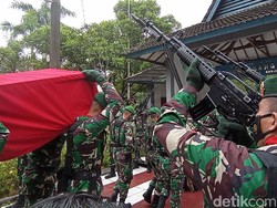 Haru Pemakaman Pratu Anumerta Ginanjar di TMP Kota Banjar
