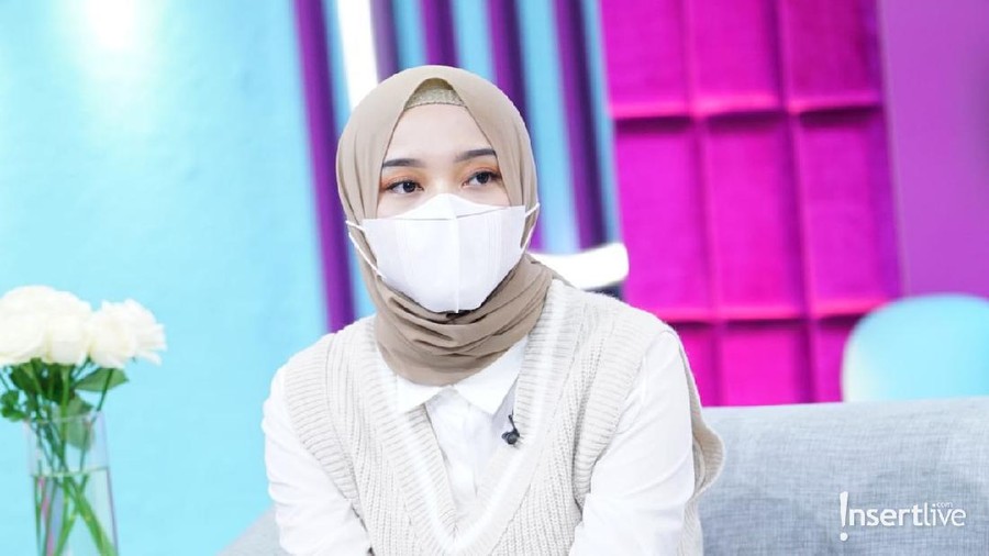 Putri Delina
