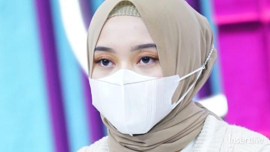 Putri Delina