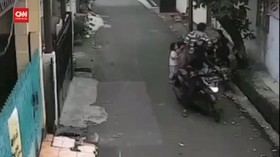 VIDEO: Aksi Penjambret Bocah Yang Berakhir Di Bui