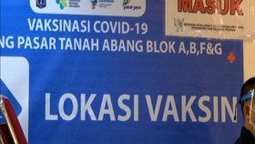 VIDEO: Pedagang Tanah Abang Keluhkan Kupon Vaksinasi
