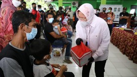 Minta Warga Patuh Prokes, Risma Tak Bisa Terus Beri Bansos