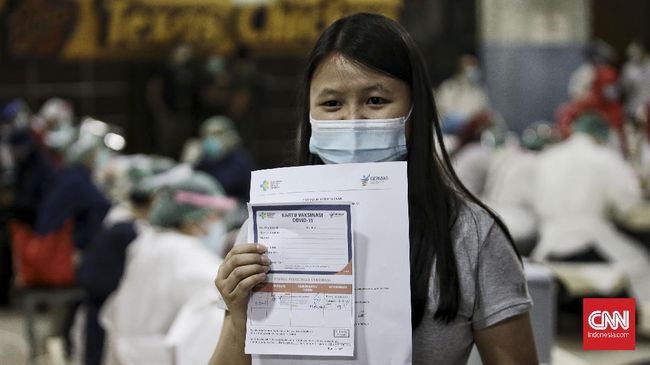 Pengusaha Kecil Yakin Vaksinasi Bantu Pulihkan Ekonomi Ketua Umum Asosiasi UMKM Indonesia Ikhsan Ingratubun mendorong masyarakat, terutama pedagang pasar untuk ikut vaksinasi tahap dua demi memulihkan ekonomi.