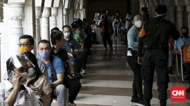 Vaksinasi Covid Antre, Wagub DKI Sebut Animo Warga Tinggi