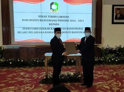 Anas Serahkan Tampuk Kepemimpinan Banyuwangi ke Sekda Mujiono