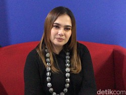 Catherine Wilson Menangis Kenang Masa di Penjara