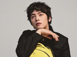 Gaya Rambut Baru Cha Eun Woo di Pemotretan Majalah Bikin Pangling