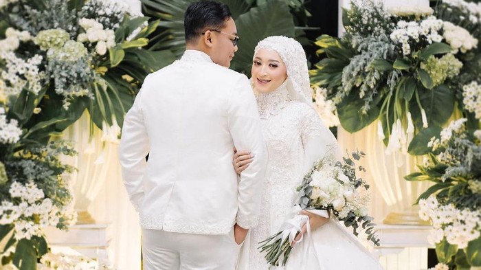 Gelar Resepsi, Intip 7 Potret Pernikahan Seviq Febinita