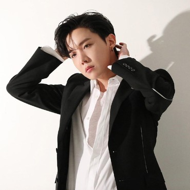 Rayakan Hari Anak, J-Hope BTS Donasikan Rp1 M untuk Anak-anak di Afrika