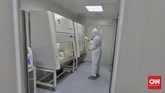 FOTO: Kesibukan di Laboratorium Covid-19 Jakarta Kementerian Kesehatan (Kemenkes) sejauh ini telah menyebar 612 jejaring laboratorium untuk pemeriksaan spesimen COVID-19 di seluruh Indonesia.